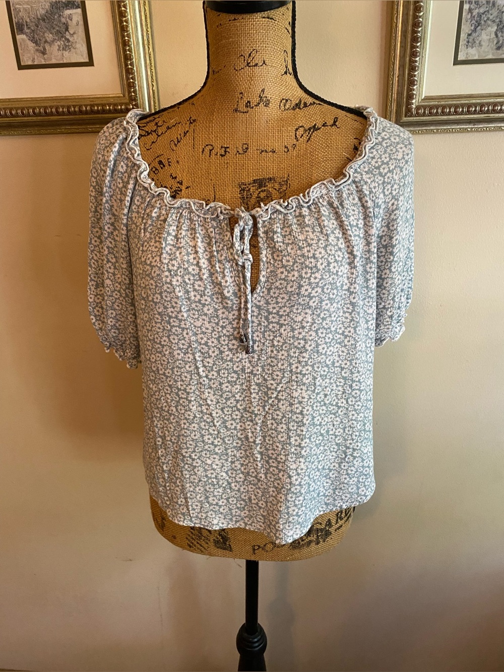 Jolt Floral Peasant Blouse Sage Size Medium Ruffle Keyhole Tie Neck Top